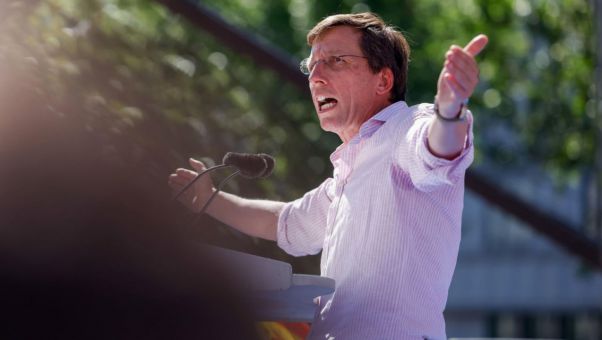 Los populares aseguran que Moncloa se inventa una supuesta exigencia europea para grabar con más impuestos a todos los municipios del país.