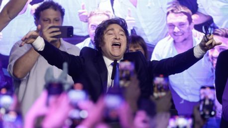 Rotunda victoria de Milei en las legislativas sobre el peronismo