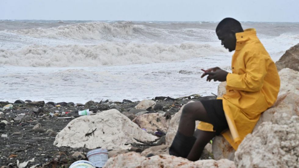 El huracán Melissa toca tierra en Jamaica con categoría 5 y vientos de 300 km/h
