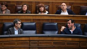 El Gobierno encaja sus dos primeras derrotas parlamentarias tras el adiós de Puigdemont