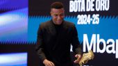 Mbappé, tras recibir su primera Bota de Oro: 'Sin mis compañeros sería imposible ganarlo'