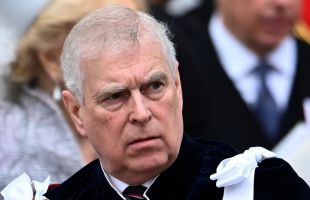 Carlos III también le retira el título de príncipe a su hermano Andrés