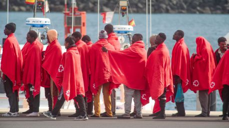 España entre los cinco países de la OCDE que concentraron más migración permanente en 2024