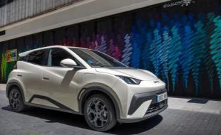 La electrificación no para: uno de cada cinco coches vendidos en octubre ya es eléctrico o híbrido enchufable