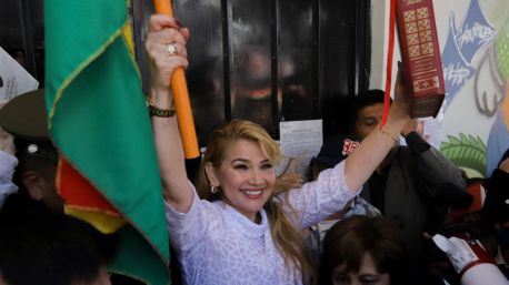 La expresidenta de Bolivia, Jeanine Áñez, liberada tras casi cinco años de cárcel