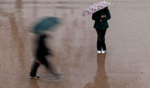 Aviso naranja por lluvias en Baleares, viento en Valencia y mar en Cataluña