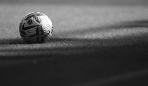 El fútbol, de luto: un aficionado muere en pleno partido entre Ceuta y Almería