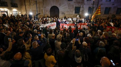 Una protesta en Valencia pide 'Mazón a prisión' en plena negociación PP-Vox por su sustituto