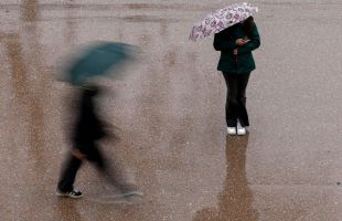 Aviso naranja por lluvias en Baleares, viento en Valencia y mar en Cataluña
