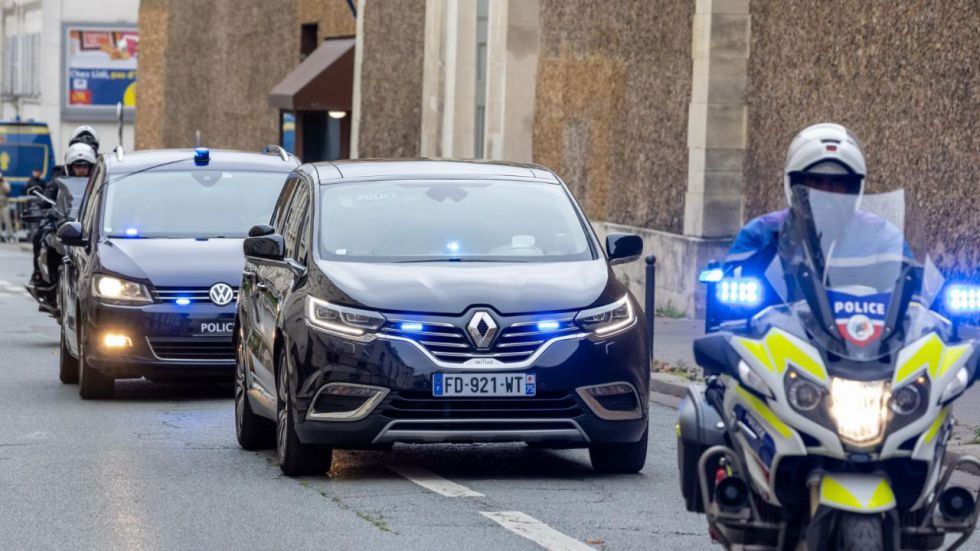 Sarkozy sale de la cárcel en libertad condicional tras pasar 20 días en prisión