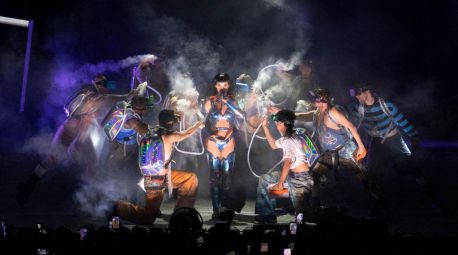 Katy Perry convierte el Palau Sant Jordi en un escenario futurista