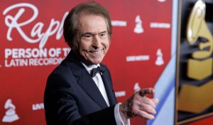 La industria regala a Raphael 'su gran noche' como Persona del Año en los Latin Grammy