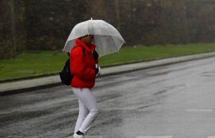 El tiempo: intensas lluvias, viento o mala mar en siete comunidades
