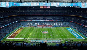 Así fue el homenaje a la UME y así sonó el himno de España en el partido de la NFL