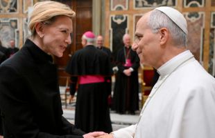 El Papa León XVI recibe a estrellas de Hollywood en el Vaticano