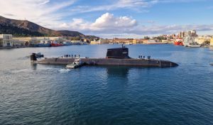 El submarino S-82 Narciso Monturiol afronta las pruebas de puerto y de mar