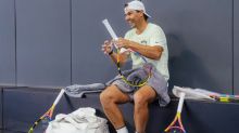 El tenis sonríe: Rafa Nadal vuelve a entrenar un año después de su retirada