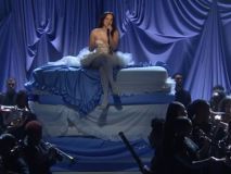 Rosalía interpreta en directo La Perla en el programa de Jimmy Fallon