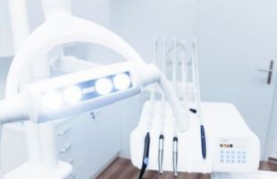 Muere una niña de 6 años tras un tratamiento dental en Alzira y otra de 4 está ingresada