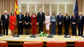 Sánchez se escabulle del acto del Congreso por el 50 aniversario de la monarquía