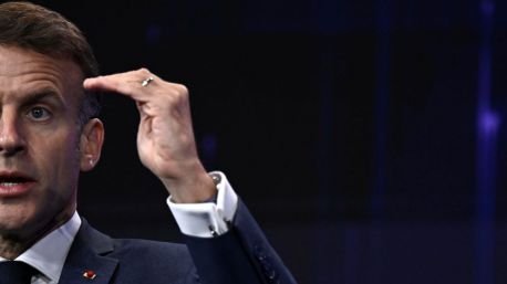 Macron asegura que EEUU se ha comprometido a implicarse en la fuerza de paz para Ucrania