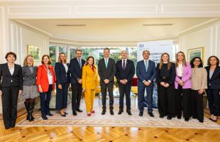 España y Reino Unido impulsan la medicina de precisión para cambiar la atención sanitaria