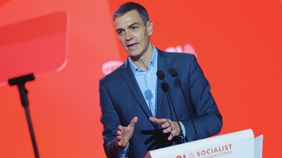 Sánchez, desde la Internacional Socialista de Malta, acusa a la derecha de 'vender la democracia'