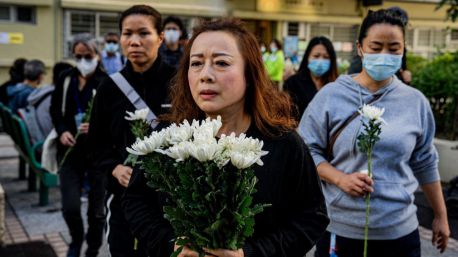 Hong Kong localiza a 144 desaparecidos del incendio ilesos y mantiene 150 sin contactar
