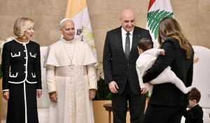 El Papa León XIV pide a su llegada a Líbano 'anteponer la paz a todo lo demás'