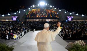 El Papa congrega a 15.000 jóvenes libaneses y les pide cambiar el curso de la historia