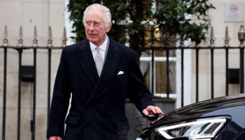 Carlos III despoja oficialmente a su hermano Andrés de la Orden de la Jarretera