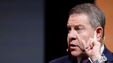 Page reclama una 'salida decente' ante la 'situación degenerativa' que vive España