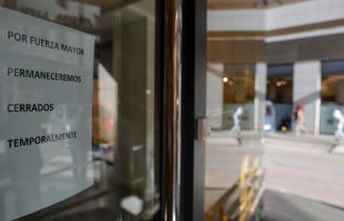 Detenidos la dueña y el anestesista de la clínica dental de Alzira donde murió una niña