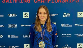 Carmen Weiler renueva la ilusión de la natación española con su medalla