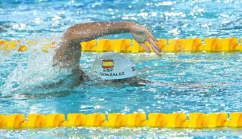 Hugo González alarga la fiesta de España con su oro europeo en los 200 estilos