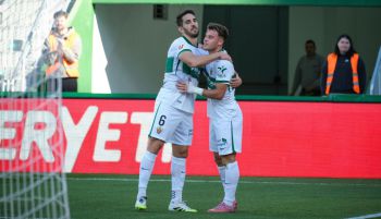 LaLiga. El Elche recupera la felicidad ante un frágil Girona