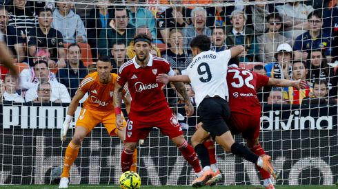LaLiga. El Valencia frustra al Sevilla en el descuento