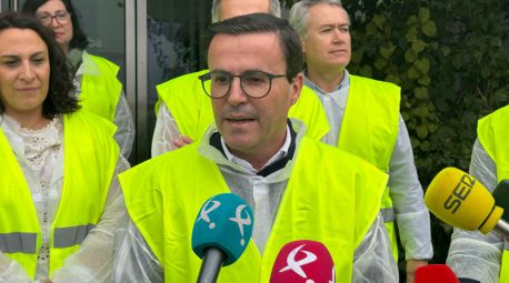 Gallardo, como Sánchez, usa a Ayuso para criticar a María Guardiola en Extremadura