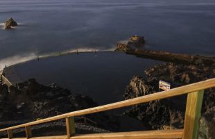 Cuatro muertos al ser sorprendidos por una ola mientras miraban el mar