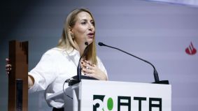 Guardiola responde a Abascal y se ve gobernando Extremadura en solitario