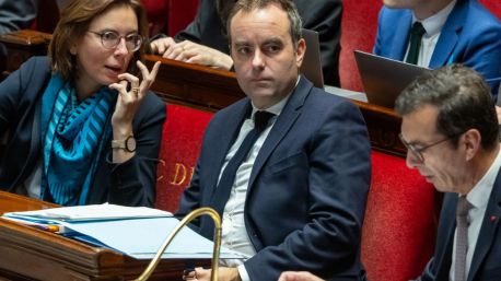 Lecornu salva el puesto al adoptarse las cuentas de la Seguridad Social