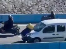 Detenido tras circular 4 kilómetros con un repartidor de Glovo sobre el capó por la A7