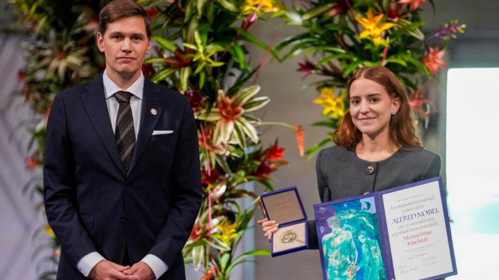 María Corina Machado escapa en barco desde Venezuela a Curazao y ya vuela hacia Oslo