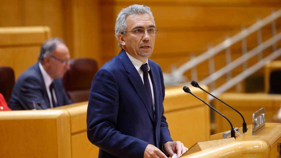 Dimite Javier Izquierdo, miembro de la Ejecutiva del PSOE, en plena crisis por las denuncias de acoso