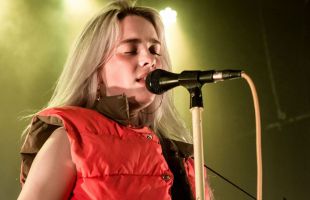 Las letras de las canciones se han vuelto más negativas en los últimos 50 años