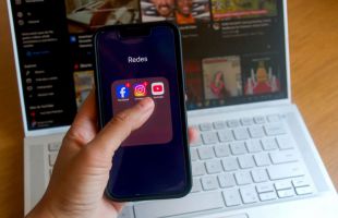 Dos detenidos por extorsión a 100 víctimas con fotos recibidas a través de redes sociales