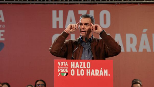 A pesar de la vorágine de casos de corrupción y de acoso sexual, el presidente del PSOE dice que 'hoy España es un país mucho mejor'.