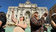 Roma estudia cobrar una entrada de 2 euros por visitar la Fontana di Trevi