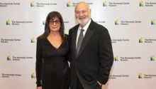 Un hijo de Rob Reiner y Michele Singer, detenido por el asesinato de sus padres
 