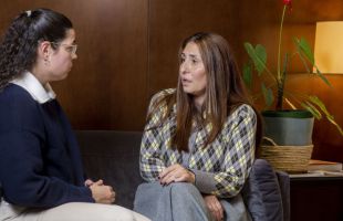 Cómo transitar el duelo en Navidad: 'Son semanas sintiendo la presión del entorno para estar bien'